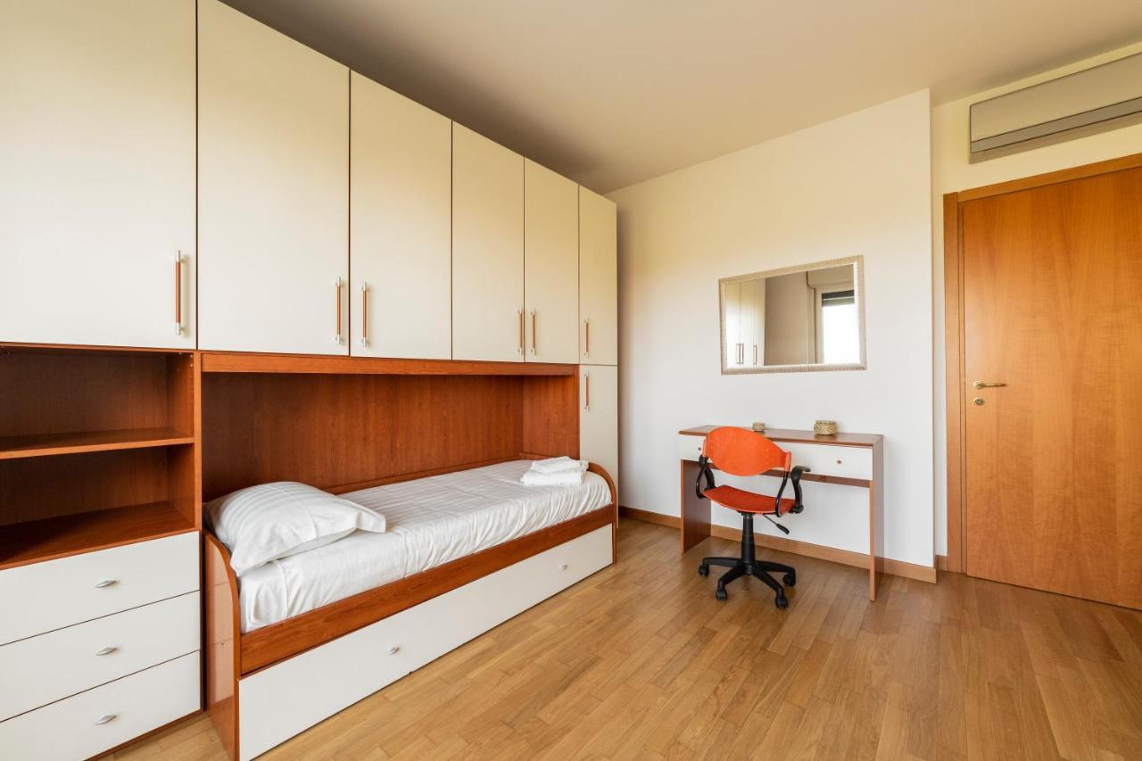 Milano Rogoredo Apt With Terrace! Leilighet Eksteriør bilde